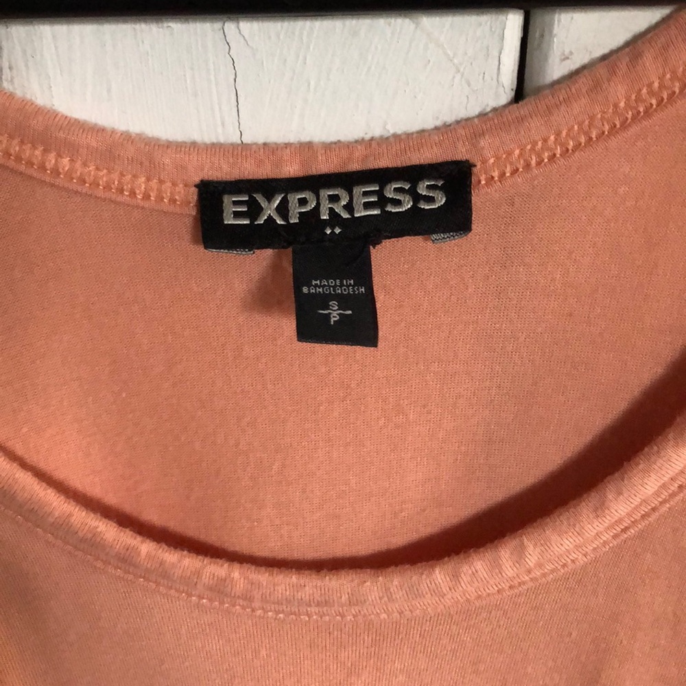 Express open shoulder tee - Picture 3 of 4